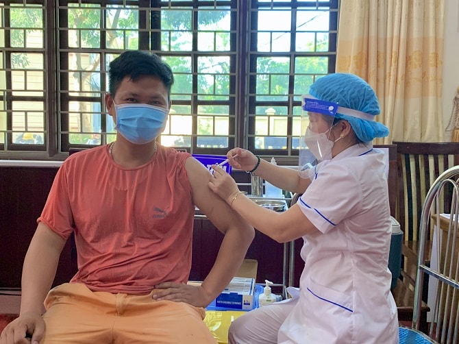 ha noi nghiem cam thu tien nhan boi duong tu nguoi tiem vaccine covid 19 hinh 1