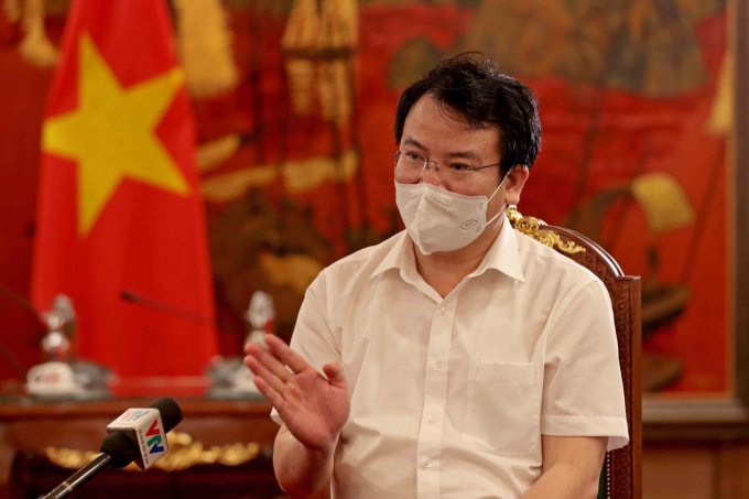 Thứ trưởng Trần Quốc Phương trả lời các cơ quan báo chí.