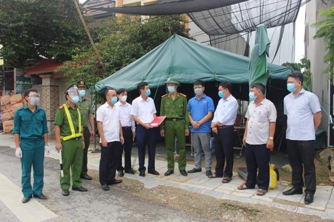 tham dong vien luc luong lam nhiem vu tai chot kiem soat dich luc luong phan ung nhanh phong covid 19 tai tp sam son hinh 4