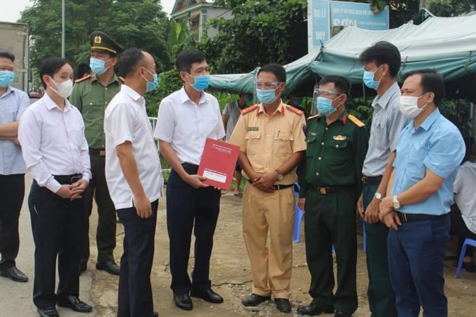 tham dong vien luc luong lam nhiem vu tai chot kiem soat dich luc luong phan ung nhanh phong covid 19 tai tp sam son hinh 3