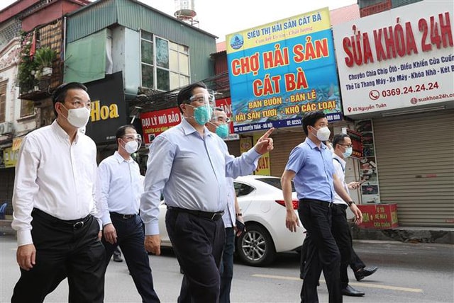 thu tuong nguoi dan ha noi van ra duong dong la chua dat ket qua ve gian cach xa hoi hinh 1