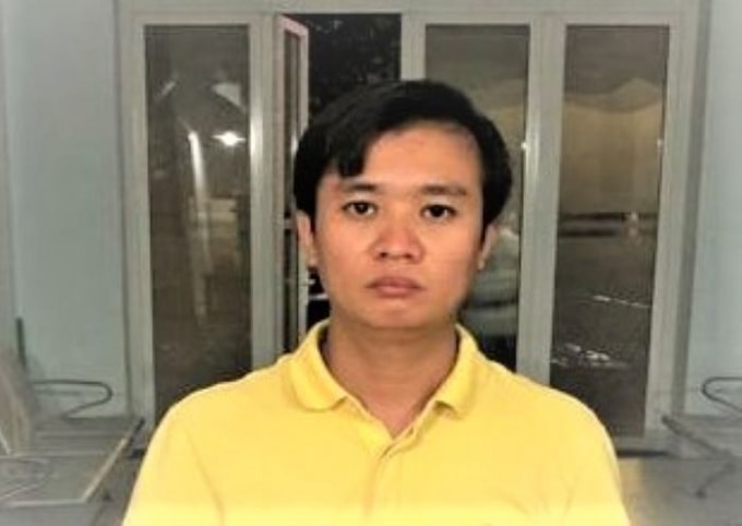 bat giu doi tuong gia danh thanh tra chinh phu de thong chot kiem dich hinh 1