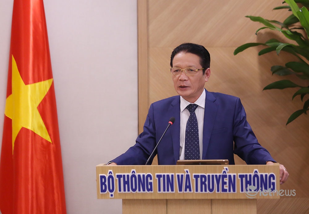 thu truong bo thong tin va truyen thong hoang vinh bao nghi huu theo che do hinh 2