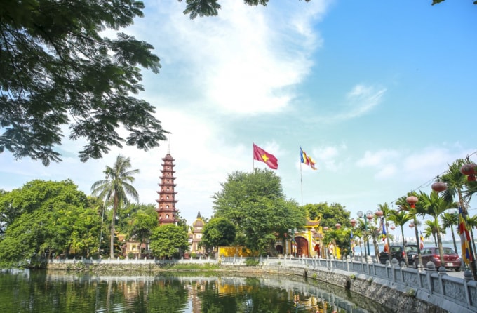 Chùa Trấn Quốc trầm mặc trong những ngày Hà Nội giãn cách, quyết tâm cùng TP.HCM và các tỉnh, thành khác vượt qua đại dịch Covid-19.