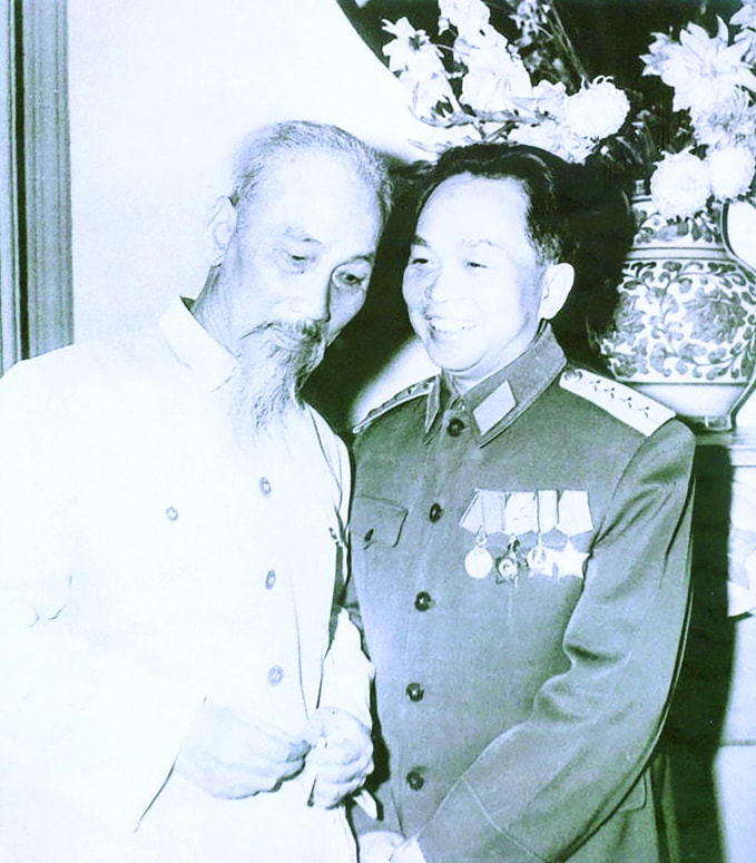 chu tich ho chi minh dai tuong vo nguyen giap moi nhan duyen lich su hinh 2