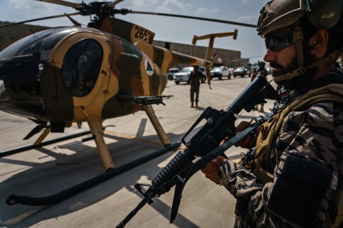 taliban tim cach tang cuong suc manh voi vu khi hien dai thu duoc cua my hinh 1