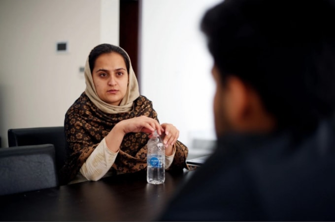 phong vien nu afghanistan ke lai khoanh khac lich su phong van taliban hinh 1