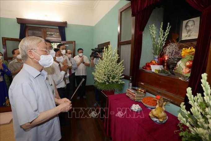 tong bi thu nguyen phu trong dang huong tuong niem chu tich ho chi minh hinh 1