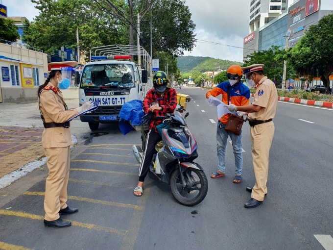 khoi to doi tuong chay xe may tp hcm ve tp vung tau lam lay lan dich covid 19 hinh 1
