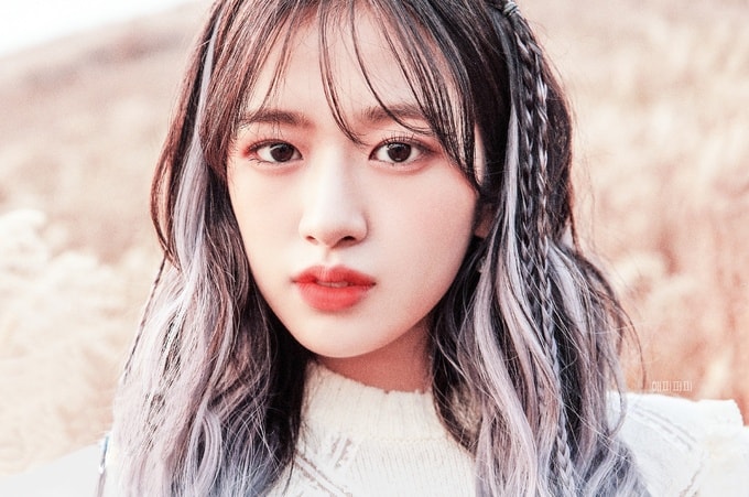 ahn yu jin cuu ca si nhom izone va hang loat sao han mac covid 19 hinh 1