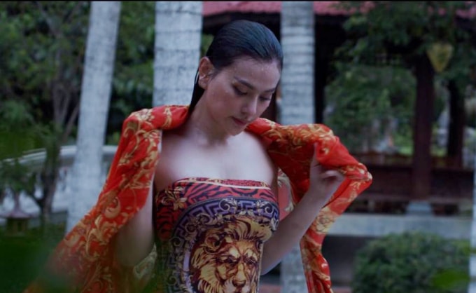 ung hoang phuc va thu thuy tai hop trong soi gia hinh 2