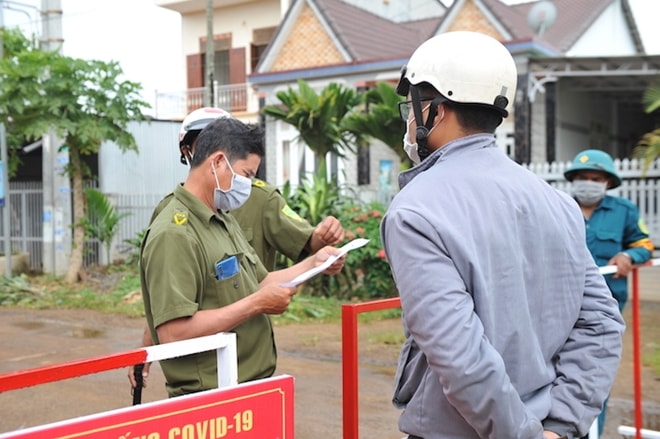 dak lak tam dinh chi chu tich va pho chu tich xa vi lo la lam lay lan dich benh hinh 1