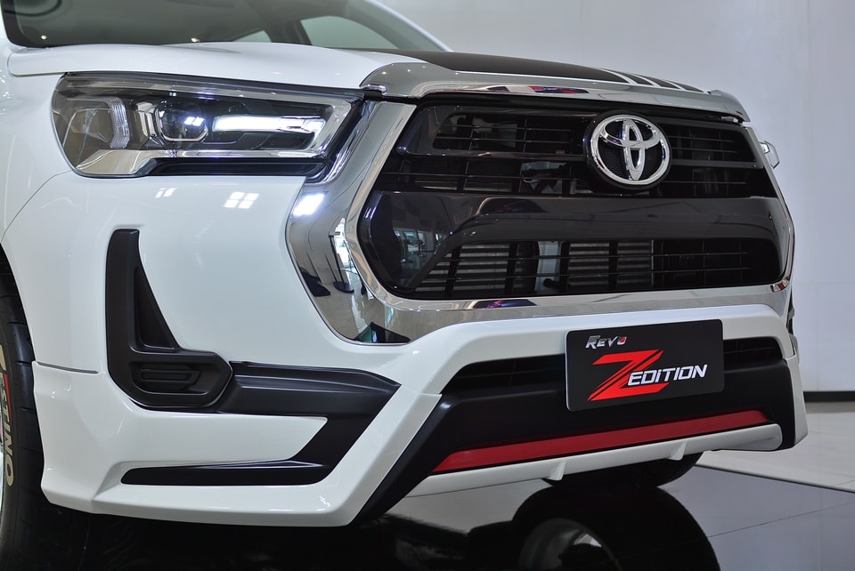 thai lan toyota hilux duoc bo sung them goi do chinh hang hinh 3