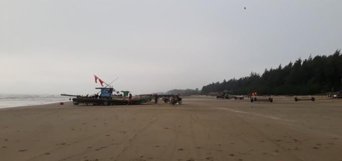 tim kiem mot ngu dan roi xuong bien hinh 1