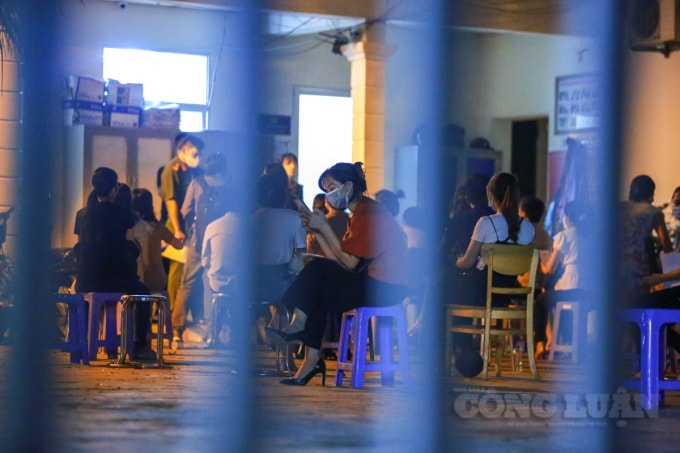 ha noi rat dong nguoi dan cho toi toi o phuong me tri van chua xin duoc giay di duong hinh 6