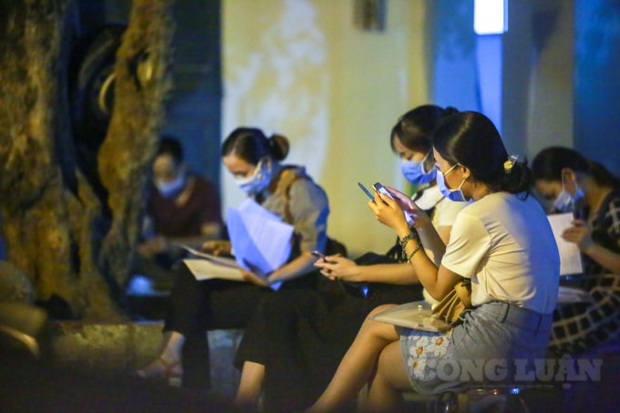 ha noi rat dong nguoi dan cho toi toi o phuong me tri van chua xin duoc giay di duong hinh 5