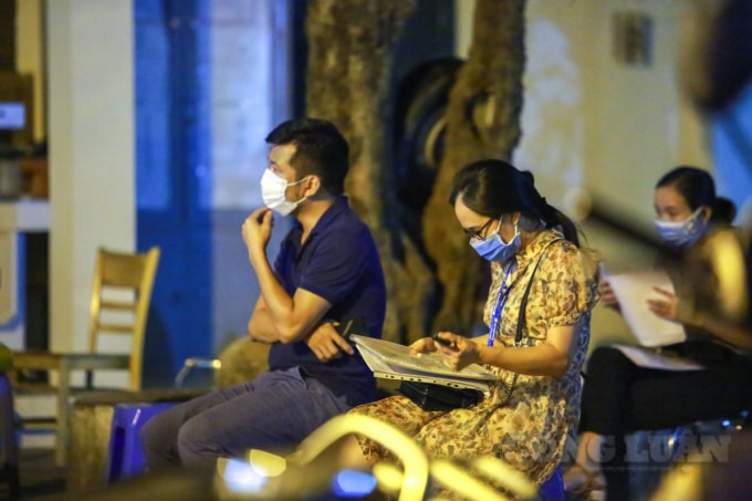 ha noi rat dong nguoi dan cho toi toi o phuong me tri van chua xin duoc giay di duong hinh 4