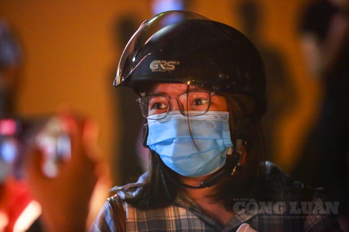 ha noi rat dong nguoi dan cho toi toi o phuong me tri van chua xin duoc giay di duong hinh 10