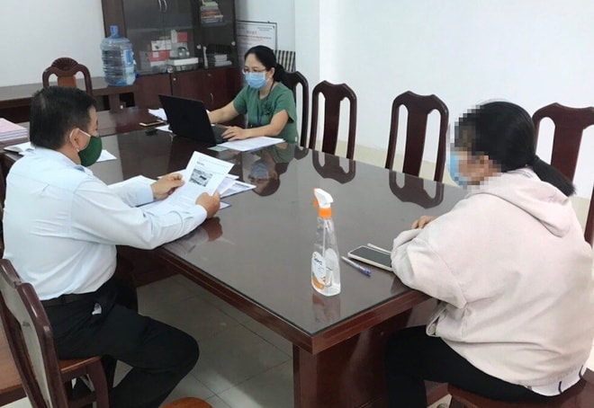 cong an tp can tho moi co gai tung tin giun dat tri covid 19 len lam viec hinh 1