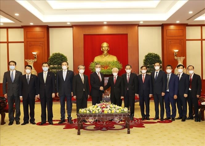 tong bi thu nguyen phu trong tiep uy vien quoc vu bo truong ngoai giao trung quoc vuong nghi hinh 2