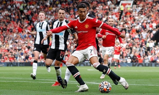 man utd thang 4 1 newcastle ronaldo co man ra mat hoan hao hinh 1