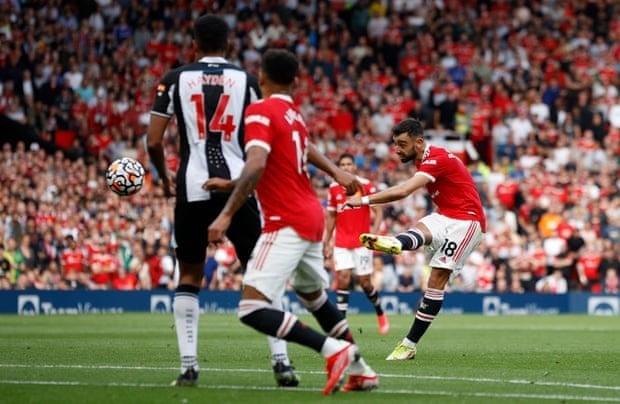 man utd thang 4 1 newcastle ronaldo co man ra mat hoan hao hinh 2