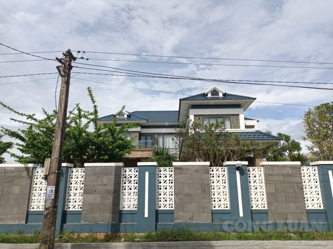 biet thu nup bong nha dieu hanh trang trai tren dat nong nghiep hinh 2