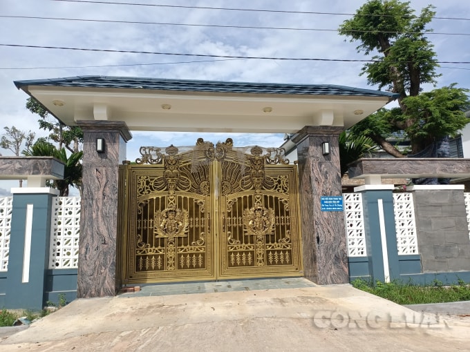 biet thu nup bong nha dieu hanh trang trai tren dat nong nghiep hinh 3