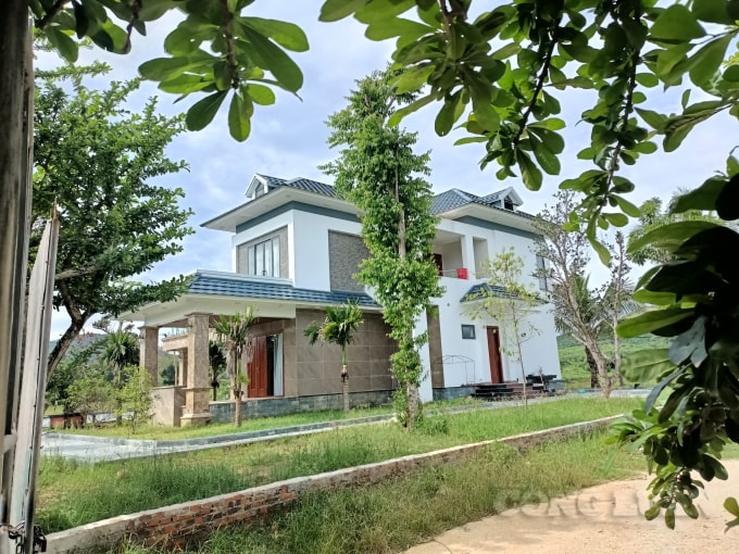 biet thu nup bong nha dieu hanh trang trai tren dat nong nghiep hinh 8