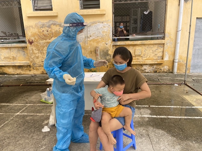 ha noi ra soat viec xet nghiem tre em nho tuoi khong de du luan buc xuc hinh 1