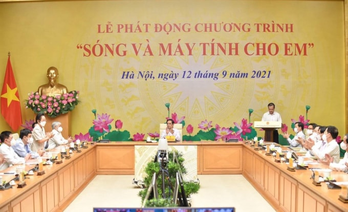 evn tham gia ung ho 24000 may tinh cho chuong trinh song va may tinh cho em hinh 1