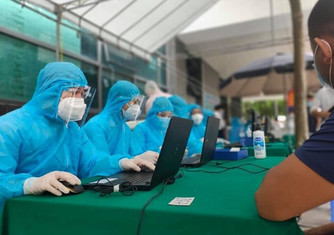 bi thu ha noi khong vi duoc tiem vac xin roi ma chu quan coi thuong phong dich hinh 2