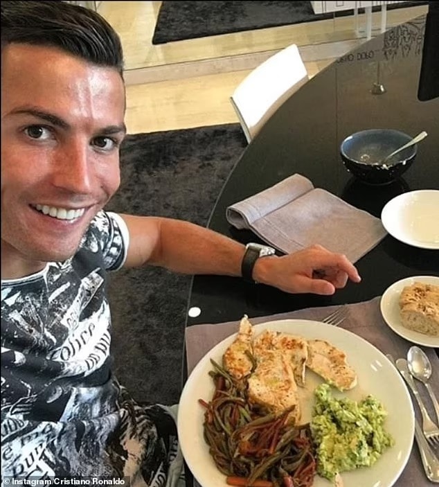 che do tap luyen thuc don cua ronaldo va su than phuc tu cac ngoi sao man utd hinh 1