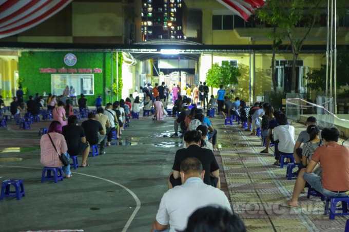 ha noi nhieu diem tiem chung da dat tren 98 so luong nguoi dan duoc tiem mui 1 hinh 4