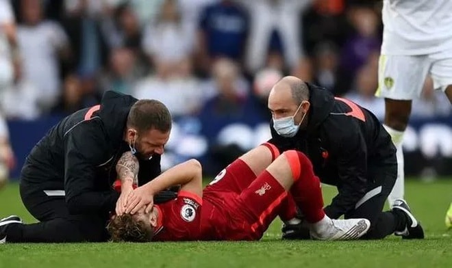 clb liverpool len tieng ve chan thuong kinh hoang cua sao tre 18 tuoi harvey elliott hinh 1