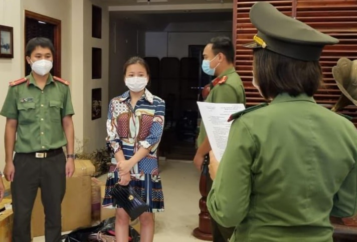 da nang bat them mot nu giam doc trong duong day dua chuyen gia rom vao viet nam hinh 1