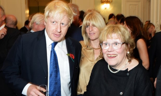 nguoi me hoa si cua thu tuong anh boris johnson dot ngot qua doi hinh 1