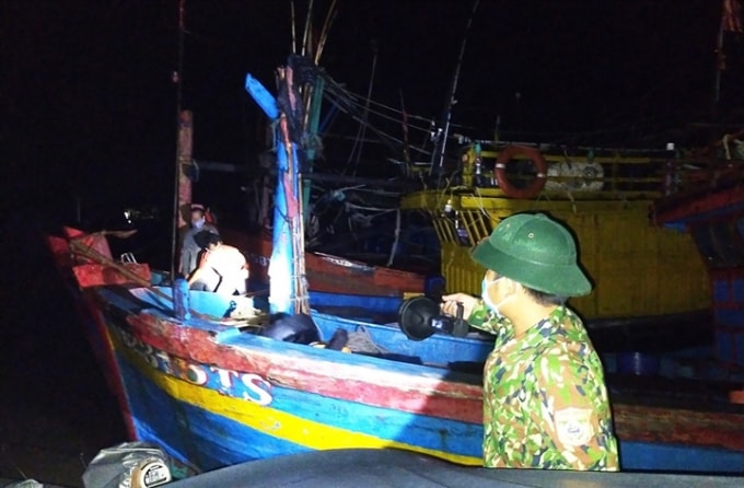quang binh phat hien 6 ngu dan tron cach ly xa hoi ra khoi danh ca hinh 1