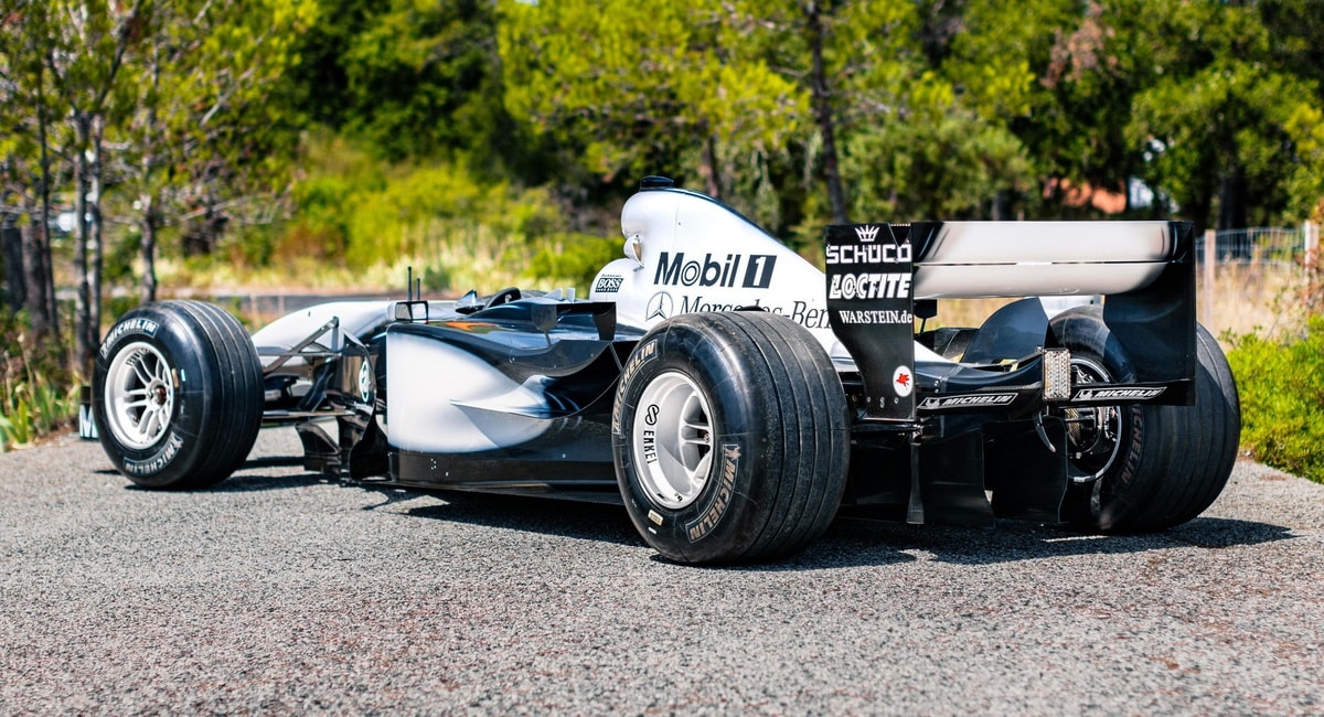 xe dua mclaren mp4 17d duoc mang ra dau gia hinh 3