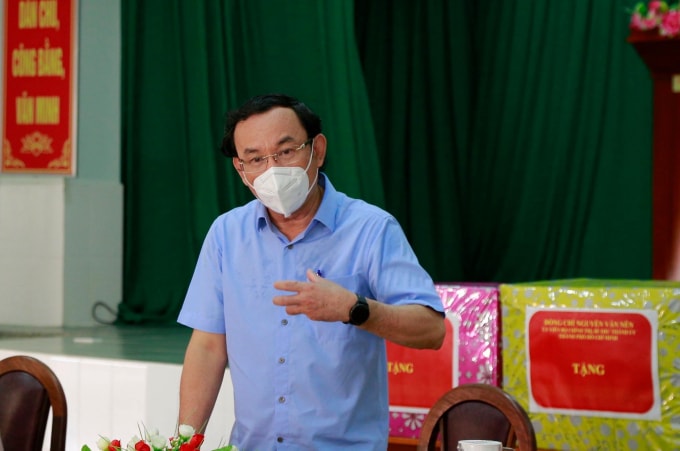 bi thu thanh uy nguyen van nen cac thay thuoc la an nhan cua tp hcm hinh 1