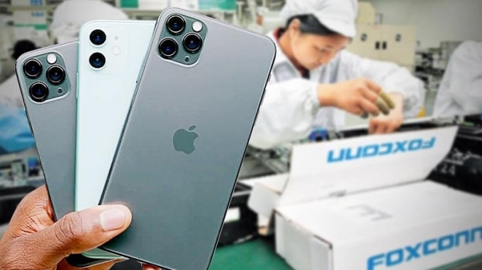 day chuyen san xuat foxconn chay het toc luc tuyen 10000 nhan cong mot ngay de san xuat iphone 13 hinh 1