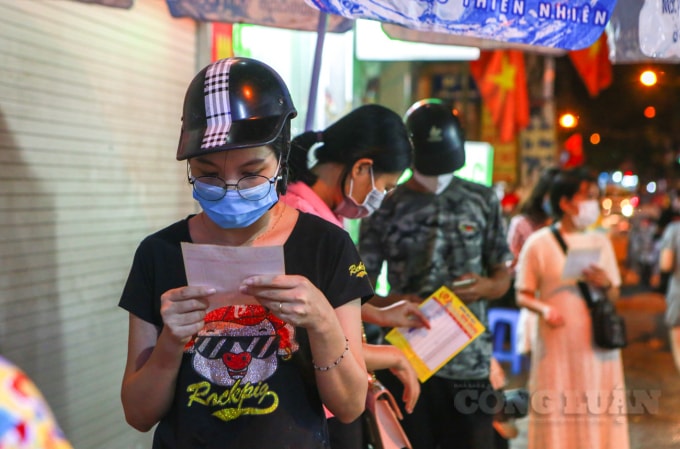 ha noi duoc noi long o vung xanh nguoi dan xep hang dai mua banh trung thu hinh 11