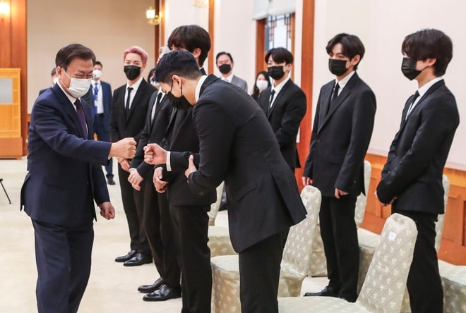 bts thap tung tong thong han quoc den my hinh 1