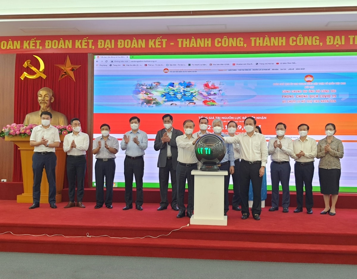 ra mat trang thong tin dien tu dong gop truc tuyen cong tac phong chong dich hinh 1