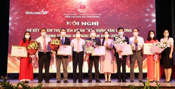 chu trong va lan toa van hoa ung xu trong giao duc nghe nghiep hinh 1