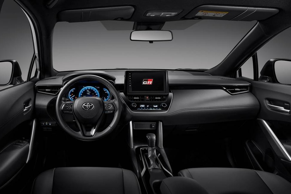 toyota corolla cross gr sport ra mat tai dai loan gia khoi diem tu 31600 usd hinh 3