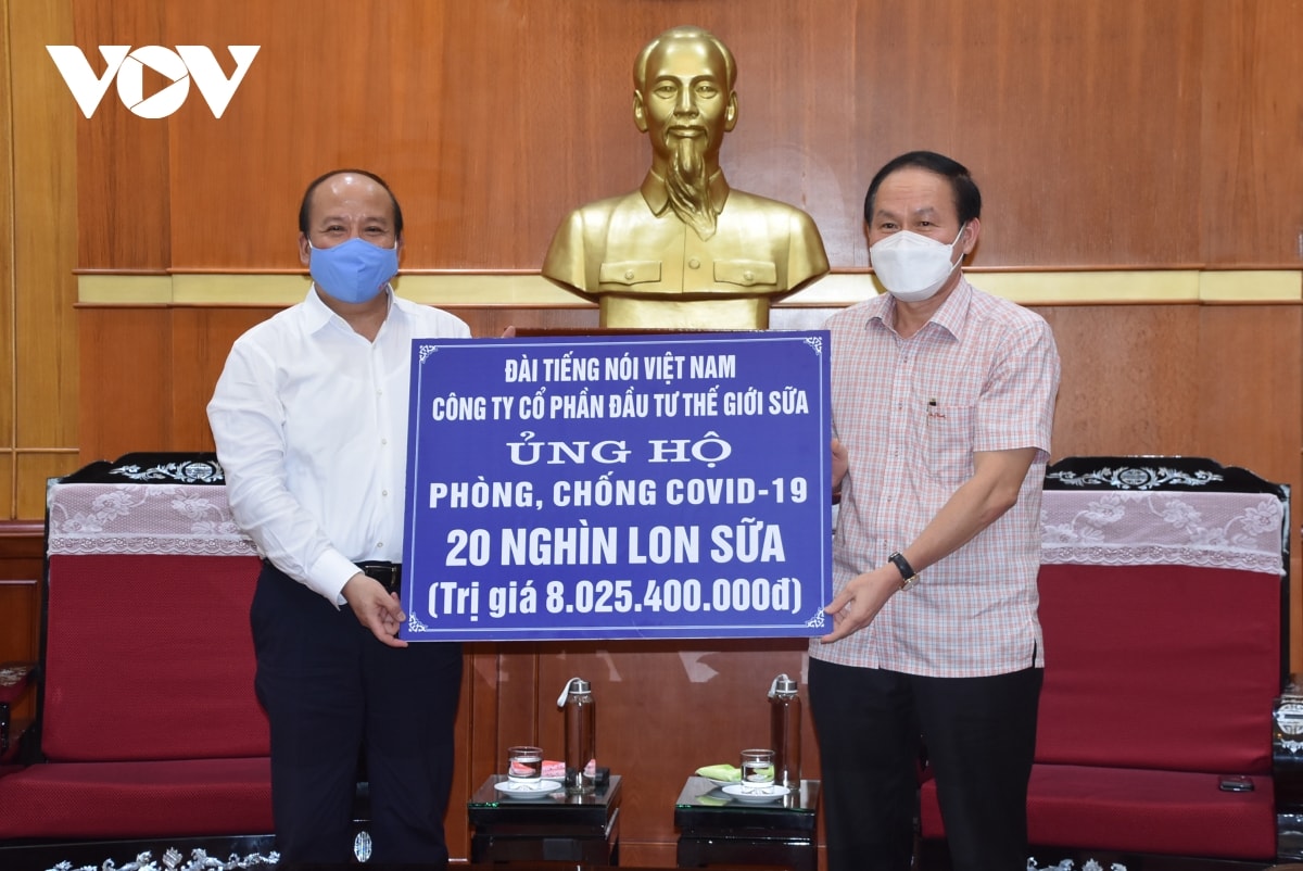 dai tieng noi viet nam trao qua tri gia hon 8 ty dong cho cong tac phong chong dich covid 19 hinh 1
