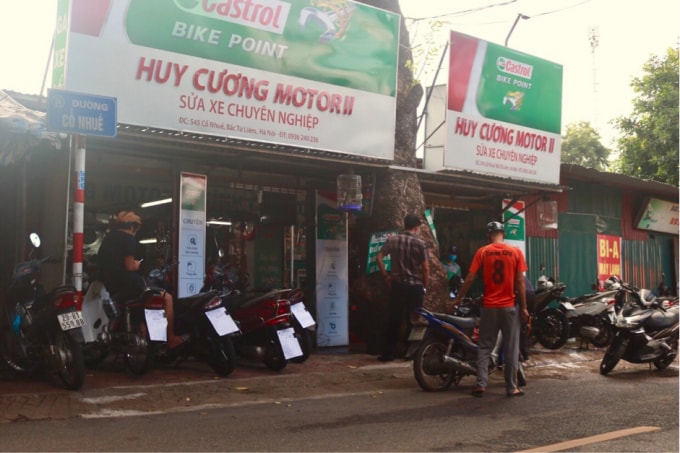 ha noi cua hang sua chua xe may tat bat sau hai thang ngung hoat dong hinh 1