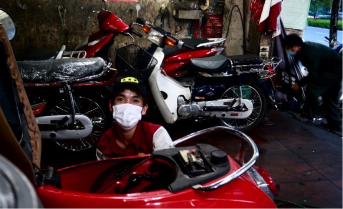 ha noi cua hang sua chua xe may tat bat sau hai thang ngung hoat dong hinh 4
