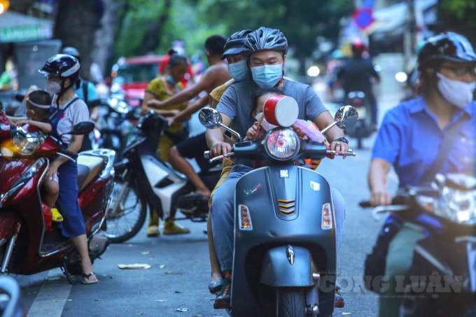 sau nhieu ngay vang lang pho hang ma bat ngo dong khach mua do trung thu hinh 15